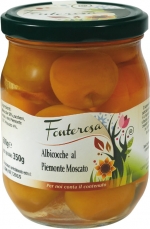 Whole apricots in piedmonte Moscato wine 600g